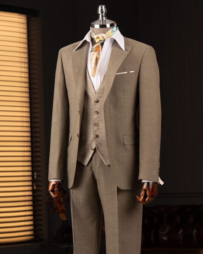 Classic Beige 3-Piece Suit for Men – Elegant Slim Fit Formal Outfit with Vest | Berlinaf