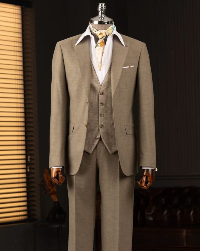 Classic Beige 3-Piece Suit for Men – Elegant Slim Fit Formal Outfit with Vest | Berlinaf