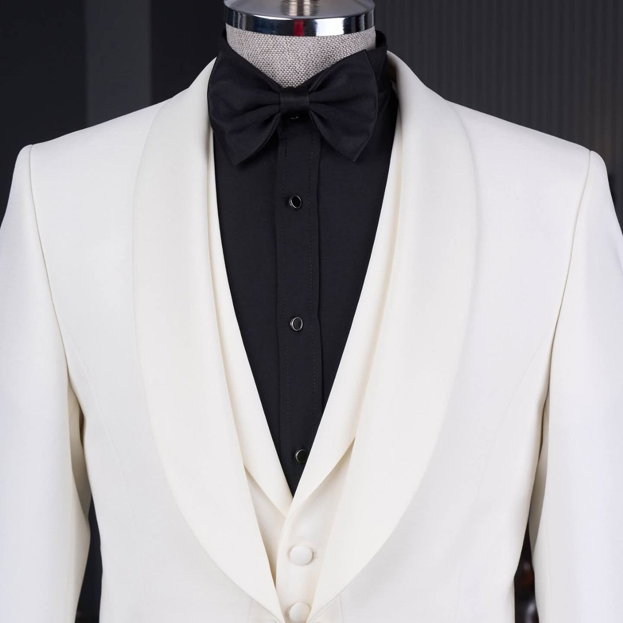 White Groom Tuxedo with Shawl Lapel and Black Contrast Shirt – Luxury Wedding Suit by BERLINAF