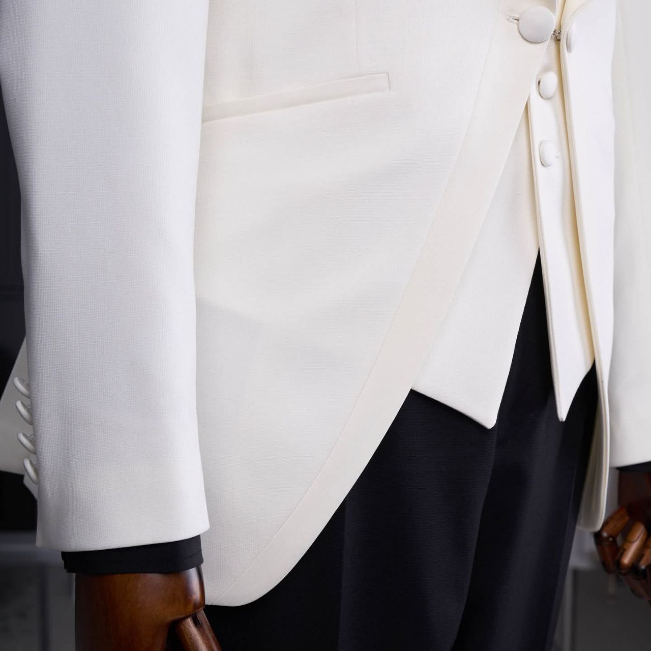 White Groom Tuxedo with Shawl Lapel and Black Contrast Shirt – Luxury Wedding Suit by BERLINAF