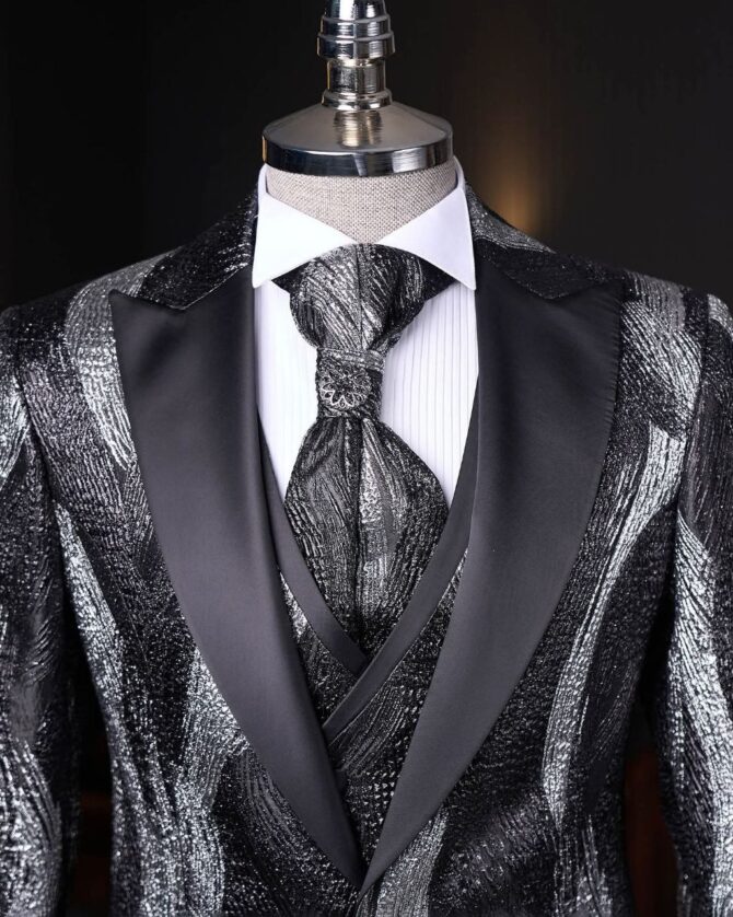 Black & Silver Metallic Patterned Tuxedo with Satin Shawl Lapel – Berlinaf Men’s Three-Piece Luxury Suit for Weddings & Events