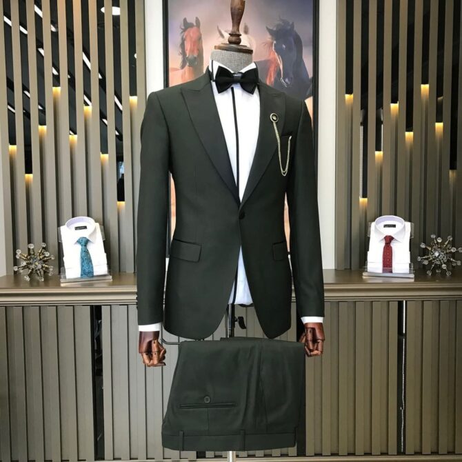 Elegant Dark Green Tuxedo for Men with Black Satin Lapel – Slim Fit Formal Suit | Berlinaf