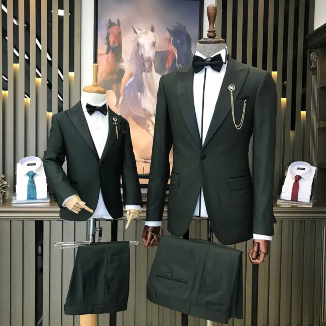 Elegant Dark Green Tuxedo for Men with Black Satin Lapel – Slim Fit Formal Suit | Berlinaf