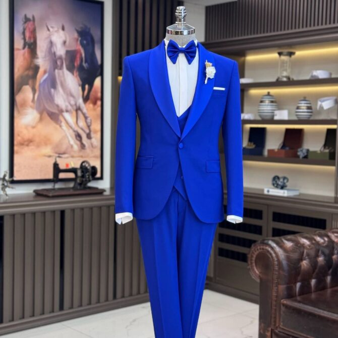 Royal Blue Tuxedo with Shawl Lapel & Bow Tie – Statement Formalwear for Men | Berlinaf
