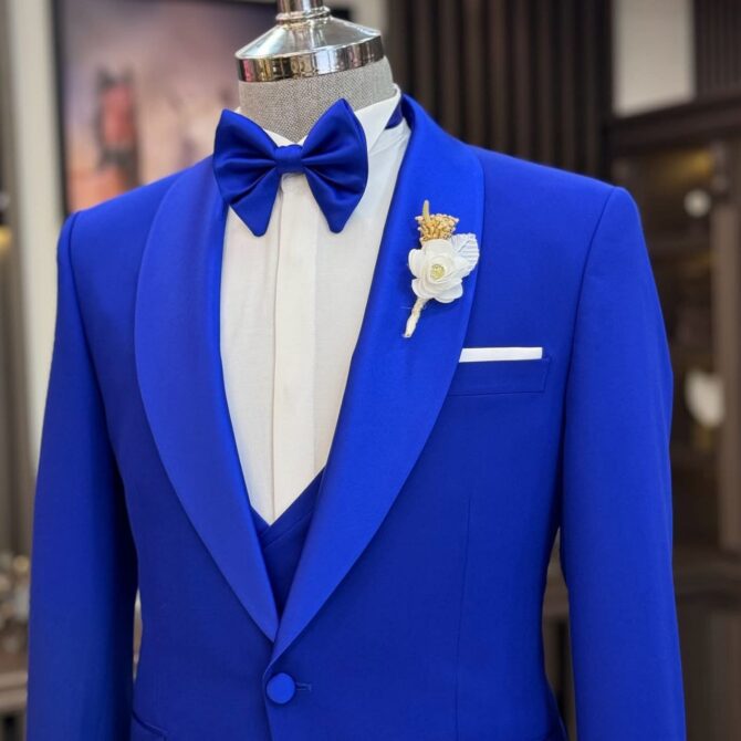 Royal Blue Tuxedo with Shawl Lapel & Bow Tie – Statement Formalwear for Men | Berlinaf