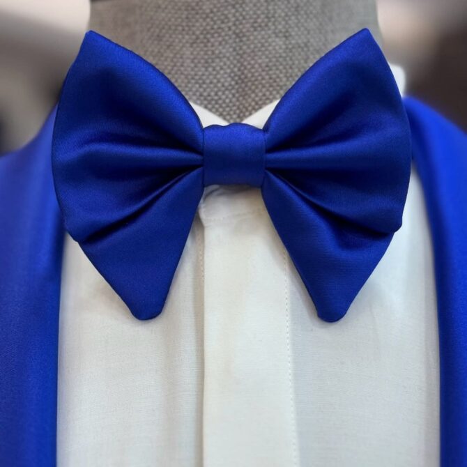 Royal Blue Tuxedo with Shawl Lapel & Bow Tie – Statement Formalwear for Men | Berlinaf