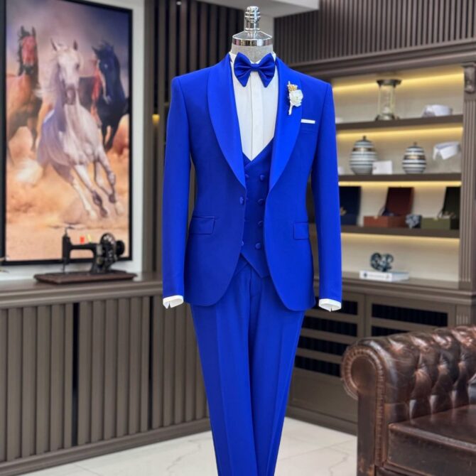 Royal Blue Tuxedo with Shawl Lapel & Bow Tie – Statement Formalwear for Men | Berlinaf